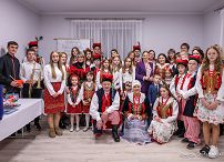 012_Pierwsza_Dama_Marta_Nawrocka_Sulisławice_w spotkaniu z Dziecięcym Kołem Gospodyń Wiejskich i Gospodarzy oraz z KGW i G Sulisławice_30-10-2025_7C6A3927.jpg