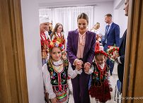 013_Pierwsza_Dama_Marta_Nawrocka_Sulisławice_w spotkaniu z Dziecięcym Kołem Gospodyń Wiejskich i Gospodarzy oraz z KGW i G Sulisławice_30-10-2025_7C6A4005.jpg