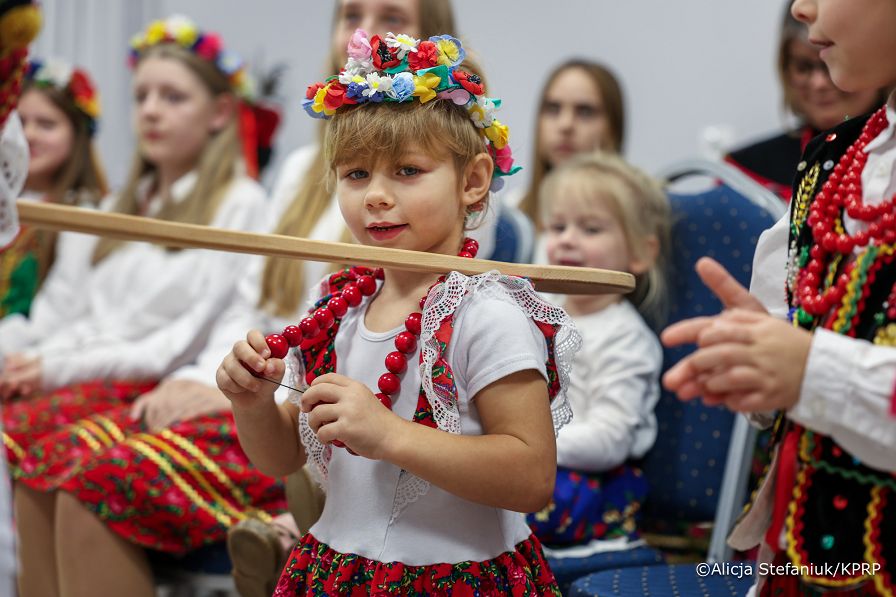 004_Pierwsza_Dama_Marta_Nawrocka_Sulisławice_w spotkaniu z Dziecięcym Kołem Gospodyń Wiejskich i Gospodarzy oraz z KGW i G Sulisławice_30-10-2025_7C6A3033.jpg