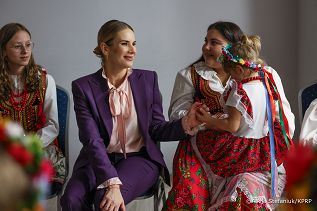 003_Pierwsza_Dama_Marta_Nawrocka_Sulisławice_w spotkaniu z Dziecięcym Kołem Gospodyń Wiejskich i Gospodarzy oraz z KGW i G Sulisławice_30-10-2025_7C6A3300.jpg