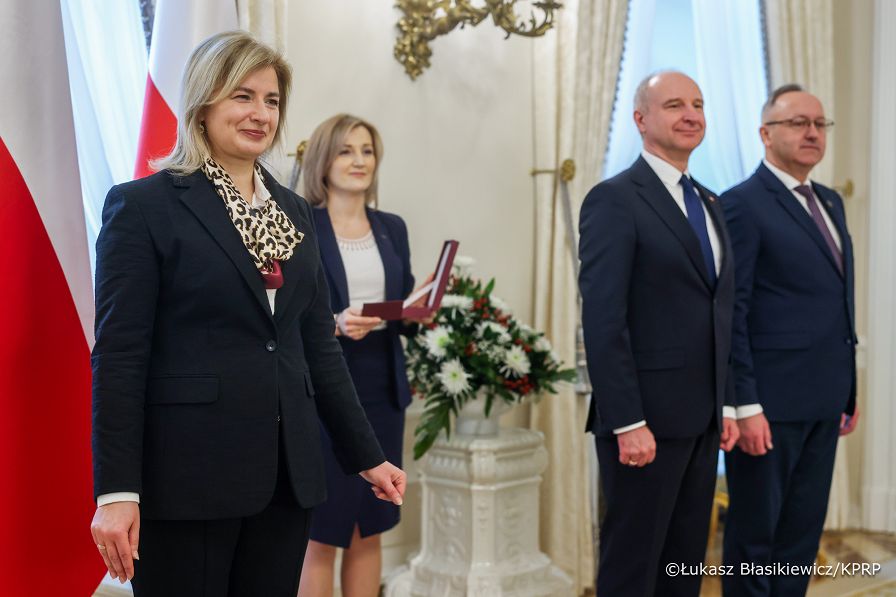 003_Minister_Agnieszka_Jędrzak_Odznaczenie_Ks_Mirosław_Wachowski_12-11-2025_LB_26857.jpg.JPG