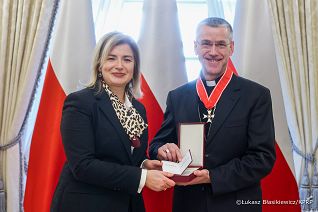 005_Minister_Agnieszka_Jędrzak_Odznaczenie_Ks_Mirosław_Wachowski_12-11-2025_LB_26965.jpg.JPG