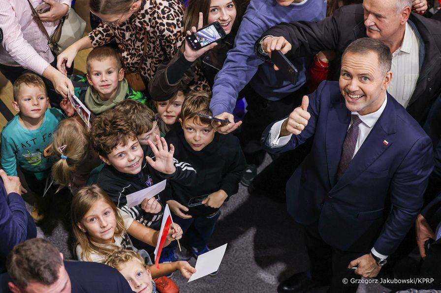 019_Prezydent_Karol_Nawrocki_100_dni_dla_Polski_100_dni_dla_Polakow_Cover_20251114_GJA_1438.jpg