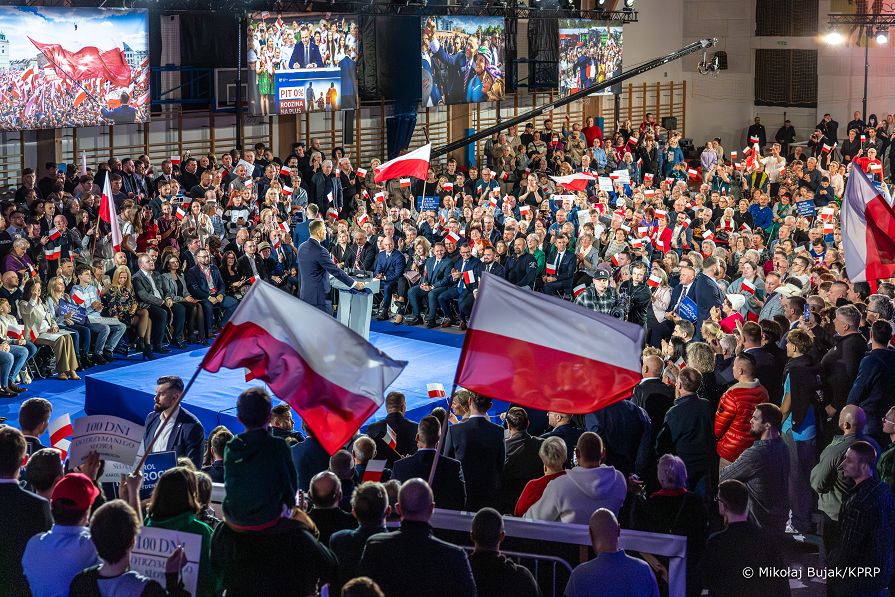 010_Prezydent_Karol_Nawrocki_100_dni_dla_Polski_100_dni_dla_Polakow_Cover_20251114_MWB19139.jpg