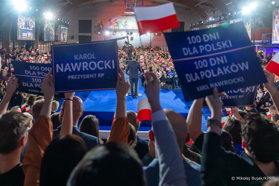 011_a_Prezydent_Karol_Nawrocki_100_dni_dla_Polski_100_dni_dla_Polakow_Cover_20251114_MWB19507_1.jpg
