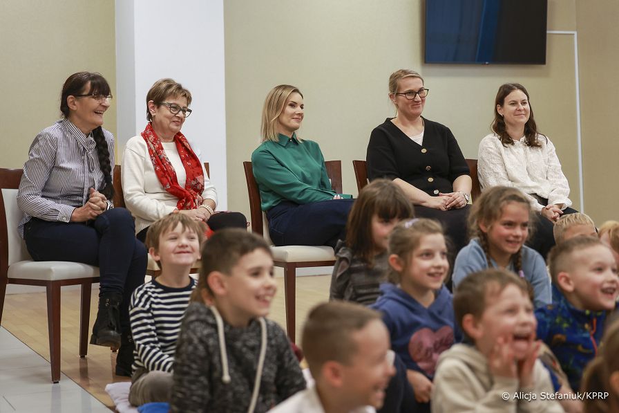 17_Marta_Nawrocka_akcja_Hej_Nie_dziękuję_spotkanie_imauguracyjne_Wisla_20251117_7C6A9240.jpg