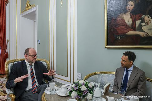 002_Minister_Marcin_Przydacz_Azar_Koulibaly_przedstawiciel_Microsoft_Global_Affairs_20251117_PK1_3509.jpg