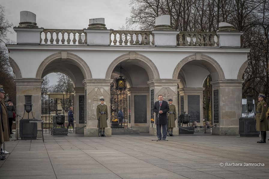 spoeczne-obchody-roku-gen-k-sosnkowskiego--fot-militarna-photo_40_54925263606_o.jpg