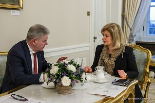 003_Minister_Agnieszka_Jedrzak_spotkanie_Przewodniczacy_Rady_Polonii_Swiata_Jaroslaw_Narkiewicz_20251117_PK1_3702.jpg