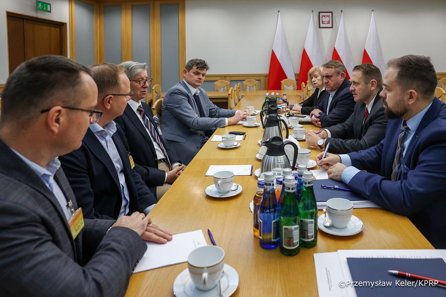 003_Minister_Mateusz_Kotecki_Spotkanie_plantatorzy_malin_19-11-2025_PK1_4957.jpg.JPG