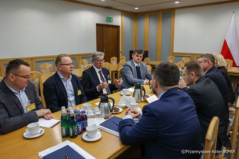 005_Minister_Mateusz_Kotecki_Spotkanie_plantatorzy_malin_19-11-2025_PK1_4972.jpg.JPG