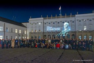 015_Iluminacja_rocznica_urodzin_General_Kazimierz_Sosnkowski_20251119_1S5A1000.jpg