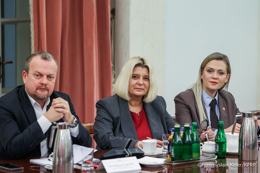 013_Minister_Paweł_Szefernaker_Minister_Adam_Andruszkiewicz_Spotkanie z przedstawicielami samorządu terytorialnego_21-11-2025_PK2_2667.jpg.JPG