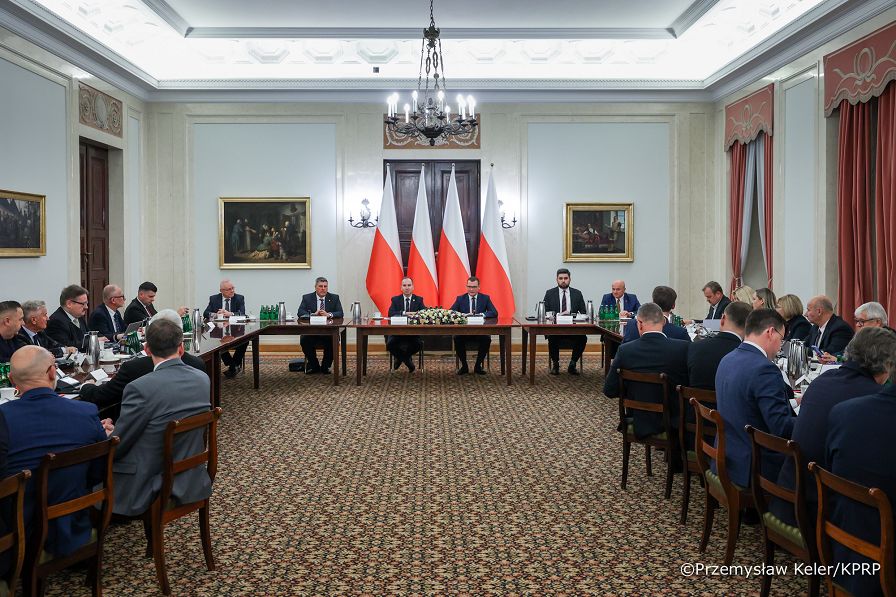 003_Minister_Paweł_Szefernaker_Minister_Adam_Andruszkiewicz_Spotkanie z przedstawicielami samorządu terytorialnego_21-11-2025_PK1_5402.jpg.JPG