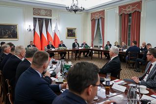 006_Minister_Paweł_Szefernaker_Minister_Adam_Andruszkiewicz_Spotkanie z przedstawicielami samorządu terytorialnego_21-11-2025_PK1_5469.jpg.JPG