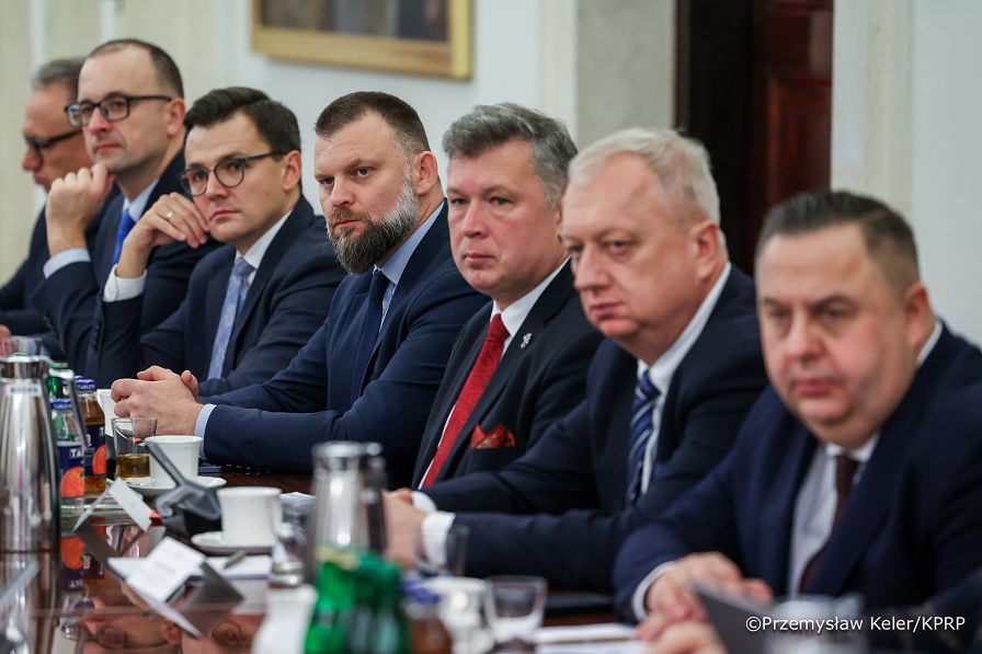 007_Minister_Paweł_Szefernaker_Minister_Adam_Andruszkiewicz_Spotkanie z przedstawicielami samorządu terytorialnego_21-11-2025_PK2_2646.jpg.JPG