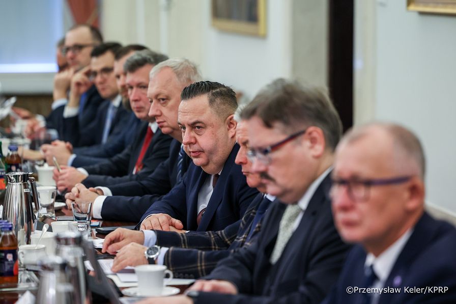 010_Minister_Paweł_Szefernaker_Minister_Adam_Andruszkiewicz_Spotkanie z przedstawicielami samorządu terytorialnego_21-11-2025_PK2_2661.jpg.JPG