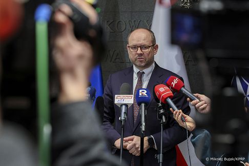 01_Marcin_Przydacz_briefing_20251123_MWB13037.jpg