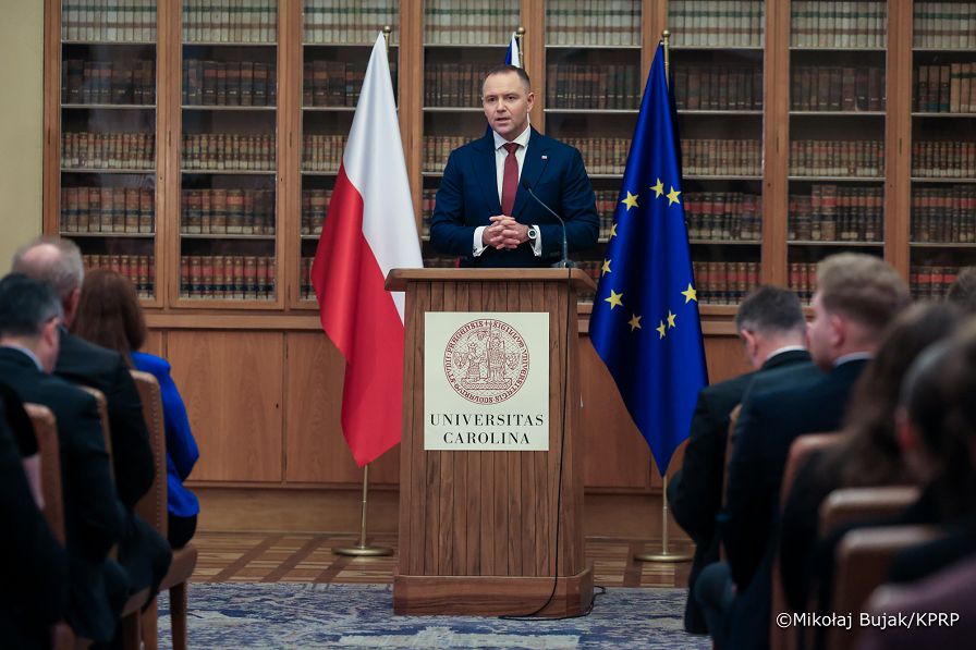 013_Prezydent_Karol_Nawrocki_Wykład na Uniwersytecie Karola_24-11-2025_MWB23621.jpg