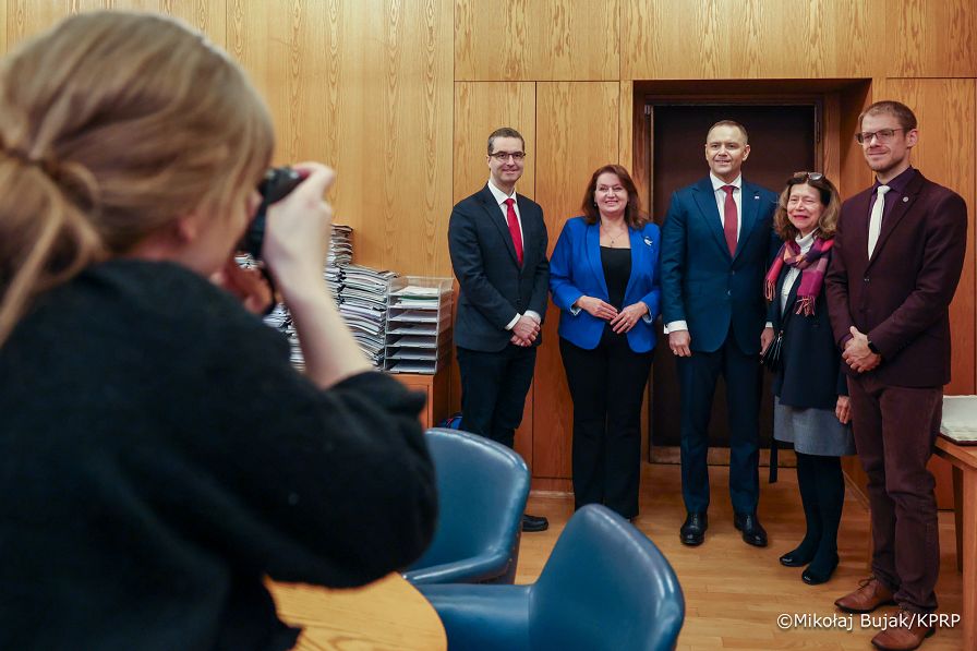 002_Prezydent_Karol_Nawrocki_Wykład na Uniwersytecie Karola_24-11-2025_MWB16752.jpg