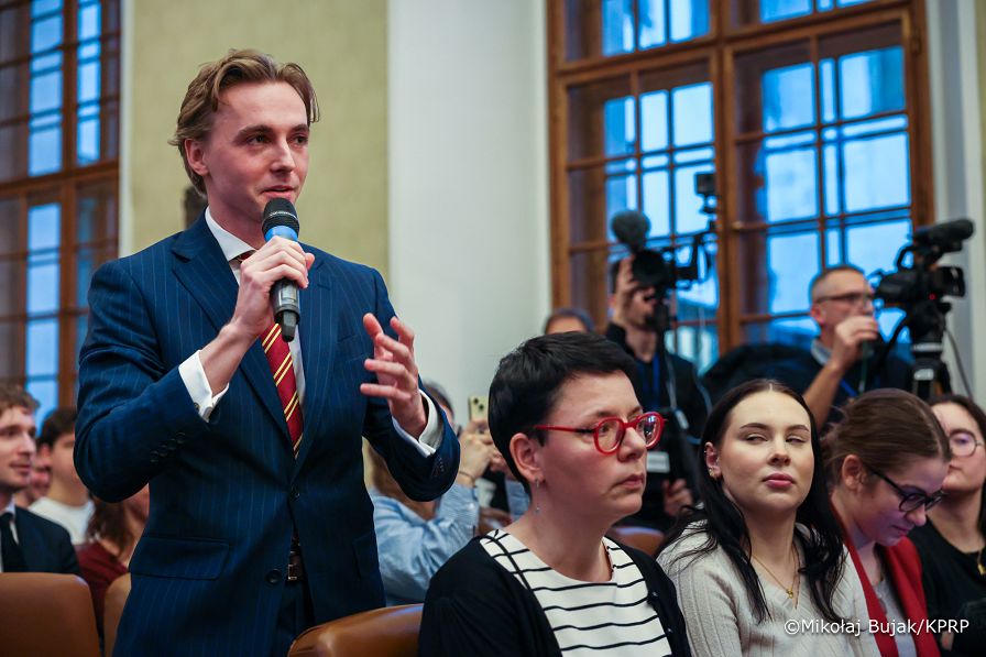 010_Prezydent_Karol_Nawrocki_Wykład na Uniwersytecie Karola_24-11-2025_MWB17286.jpg