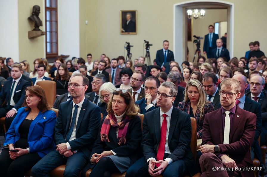 007_Prezydent_Karol_Nawrocki_Wykład na Uniwersytecie Karola_24-11-2025_MWB17202.jpg