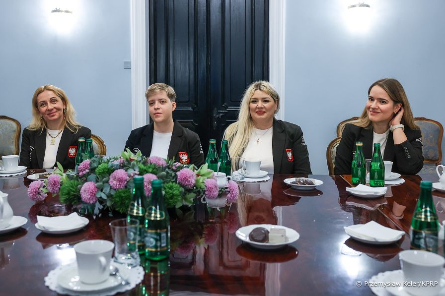 009_Prezydent_Karol_Nawrocki_spotkanie_szachistki_20251125_PK1_5923.jpg