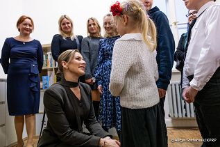 013_Pierwsza_Dama_Marta_Nawrocka_Wizyta_Szkoła_polska_św_Jadwigi_w_Pradze_24-11-2025_7C6A2156-2.jpg