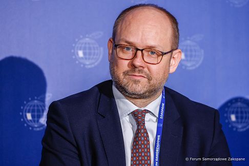 002_Minister_Marcin_Przydacz_Forum_Samorzadowe_Zakopane_20251125__5PO6460.jpg