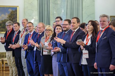 002_Minister_Agnieszka_Jedrzak_spotkanie_uczestnicy_II_Swiatowego_Zgromadzenia_Prezesow_i_Liderow_Organizacji_Polonii_2025_20251127_LB_27048.jpg