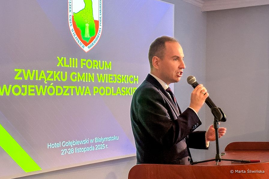 002_Minister_Adam_Andruszkiewicz_XLIII_Forum_Zwiazku_Gmin_Wiejskich_Wojewodztwa_Podlaskiego_20251127_A.Andruszkiewicz.jpg
