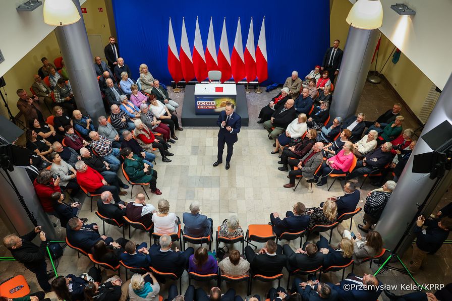 007_Prezydent_Karol_Nawrocki_Podpisanie_ustawa_godna_emerytura_03-11-2025_PK1_7999.jpg