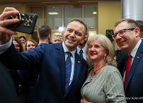 011_Prezydent_Karol_Nawrocki_Podpisanie_ustawa_godna_emerytura_03-11-2025_PK1_8577.jpg