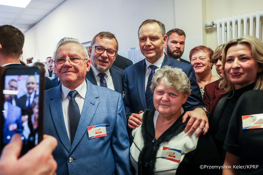 014_Prezydent_Karol_Nawrocki_Podpisanie_ustawa_godna_emerytura_03-11-2025_PK1_8764.jpg