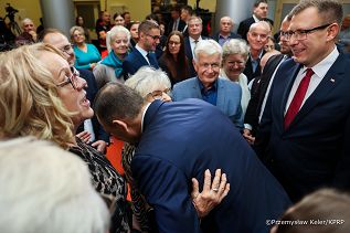 009_Prezydent_Karol_Nawrocki_Podpisanie_ustawa_godna_emerytura_03-11-2025_PK1_8429.jpg