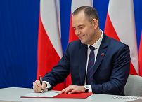 002_Prezydent_Karol_Nawrocki_Podpisanie_ustawa_godna_emerytura_03-11-2025_PK2_0432.jpg