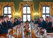 015_Prezydent Karol_Nawrocki_Wizyta_Słowacja_Prezydent_Słowacji_Peter_Pellegrini_spotkanie_delegacji_05-11-2025_MWB16417.jpg