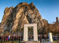 007_Prezydent_Karol_Nawrocki_wience_Pomnik_Brama_Wolnosci_20251105_MWB19290.jpg