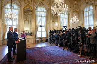019_Prezydent Karol_Nawrocki_Wizyta_Słowacja_Prezydent_Słowacji_Peter_Pellegrini_konferencja_prasowa_05-11-2025_MWB16880.jpg