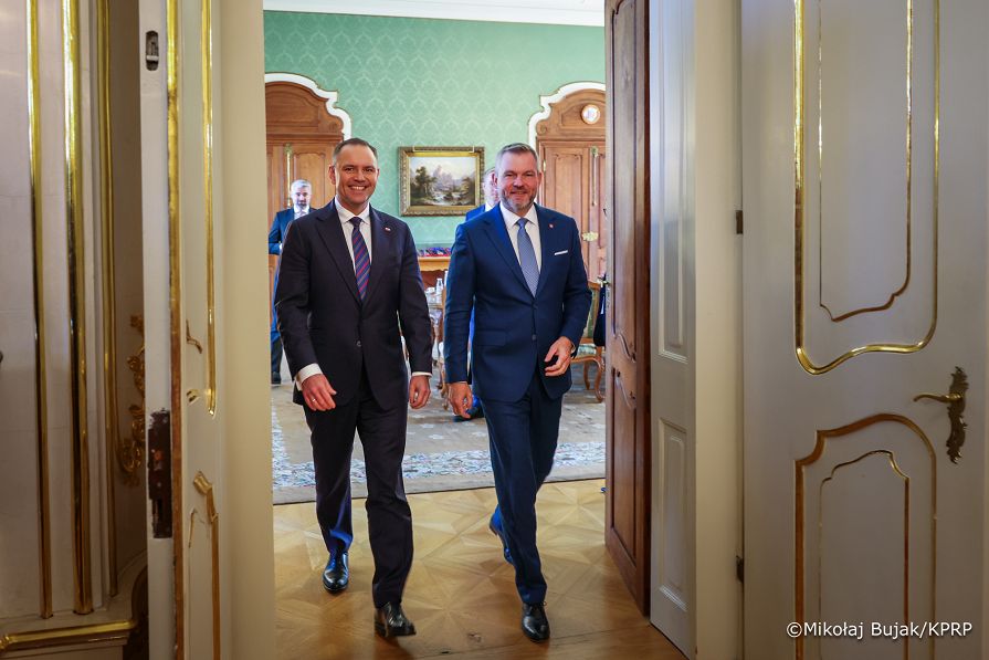 018_Prezydent Karol_Nawrocki_Wizyta_Słowacja_Prezydent_Słowacji_Peter_Pellegrini_konferencja_prasowa_05-11-2025_MWB16633.jpg