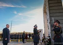 009_Prezydent_Karol_Nawrocki_wience_Pomnik_Brama_Wolnosci_20251105_MWB19311.jpg