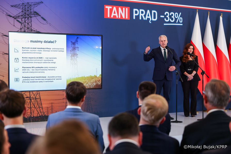 008_Prezydent_Karol_Nawrocki_Podpisanie inicjatywy ustawodawczej  dotyczącej cen prądu_07-11-2025_MWB10964.jpg.JPG