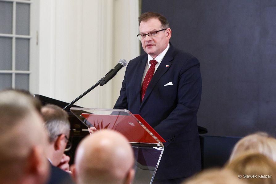 002_Doradca_Jan_Jozef_Kasprzyk_Doradca Jan Jozef_Kasprzyk_Gala_Semper_Fidelis_20251107_doradca Prezydenta RP Jan Józef Kasprzyk. Fot. Sławek Kasper (IPN).jpg
