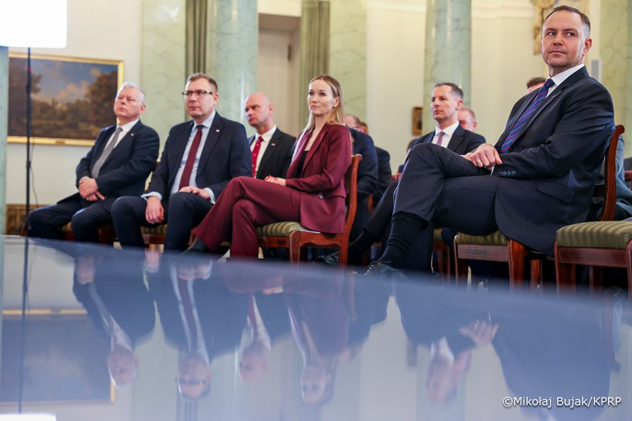 009_Prezydent_Karol_Nawrocki_Podpisanie inicjatywy ustawodawczej  dotyczącej cen prądu_07-11-2025_MWB10997.jpg.JPG