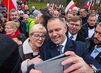 012_Prezydent_Karol_Nawrocki_Złożenie wieńca przy Pomniku Poległym, Pomordowanym i Zamęczonym Polakom_spotkanie_mieszkańcy_08-11-2025_MB1_0325.jpg