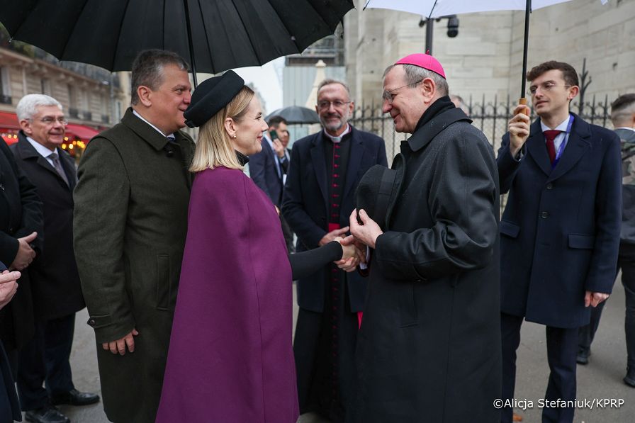 001_Pierwsza_Dama_Marta_Nawrocka_Paryż_Inauguracja_Kaplicy Polskiej i ponownego wprowadzenia do niej Ikony Matki Bożej Częstochowskiej_08-11-2025_7C6A5419.jpg