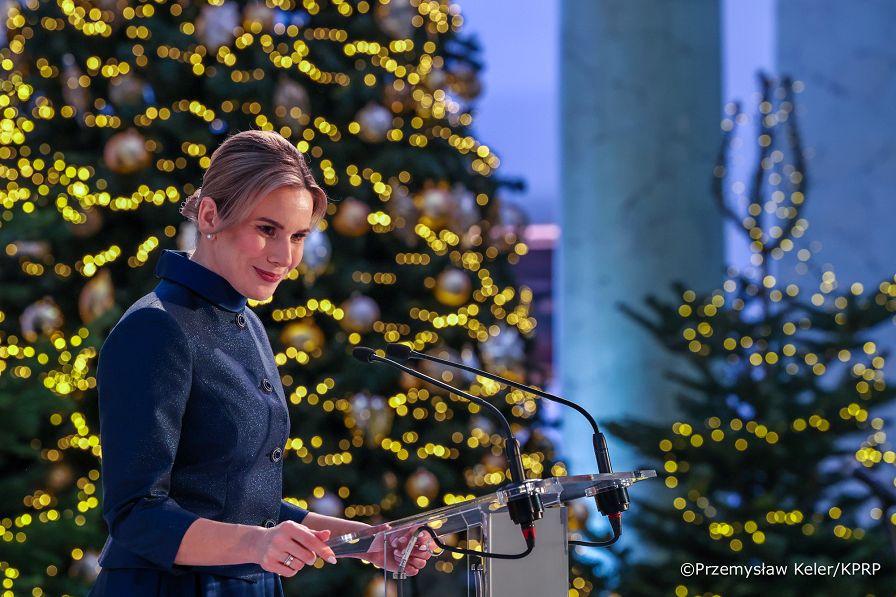 006_Pierwsza_Dama_Marta_Nawrocka_spotkanie z paniami ambasador oraz współmałżonkami szefów misji dyplomatycznych_10-12-2025_PK2_4501.jpg.JPG