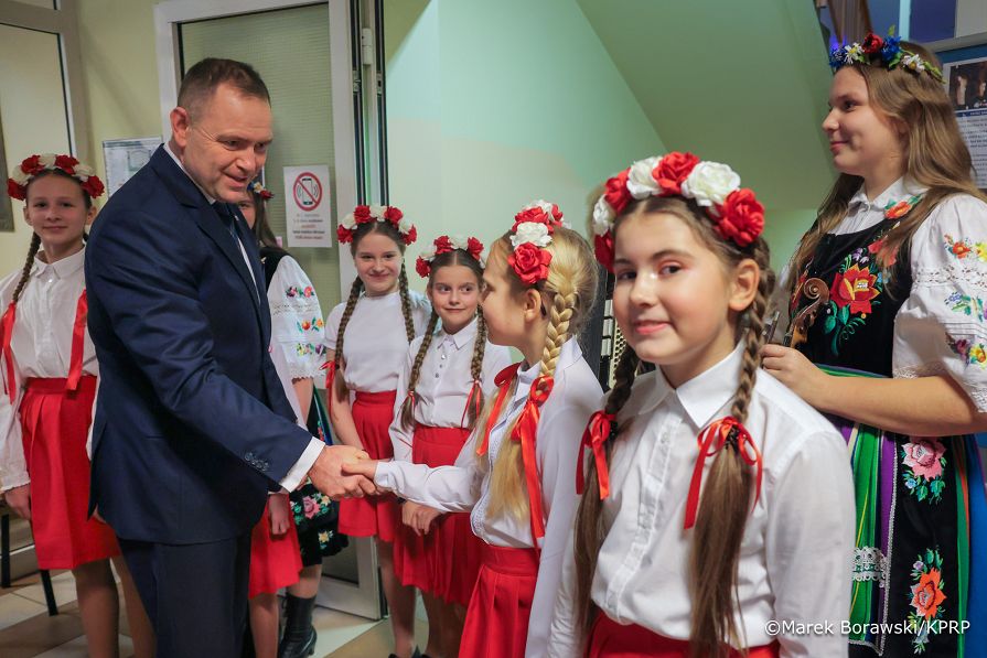 001_Prezydent Karol Nawrocki_Wizyta w polskiej szkole w Rydze_11-12-2025_MB1_7183.jpg