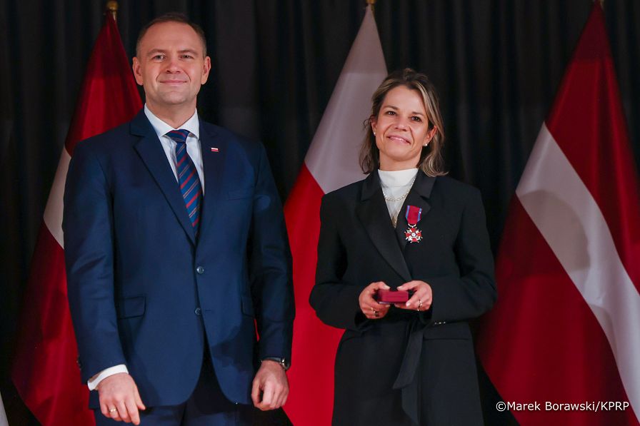 009_Prezydent Karol Nawrocki_Spotkanie z Polakami mieszkającymi na Łotwie_11-12-2025_MB2_3578.jpg