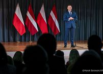 015_Prezydent Karol Nawrocki_Spotkanie z Polakami mieszkającymi na Łotwie_11-12-2025_MB2_3898.jpg